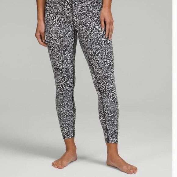 lululemon athletica Instill Leggings 25" - Picture 1 of 3